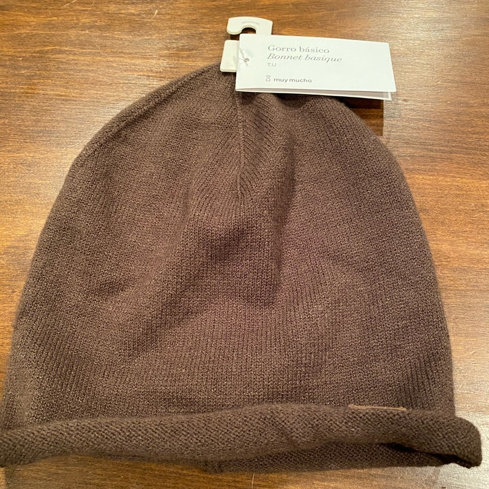 Beanie from muy mucho in Madrid. unisex NWT